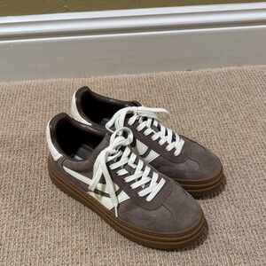 Steve Madden Dodge Platform Sneaker- women’s size 8.5